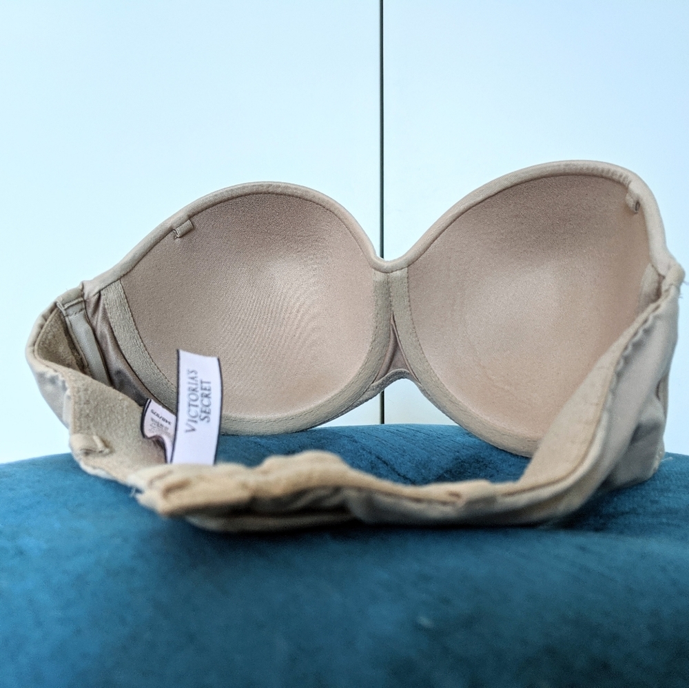 Victoria's Secret nude strapless bra (34B)